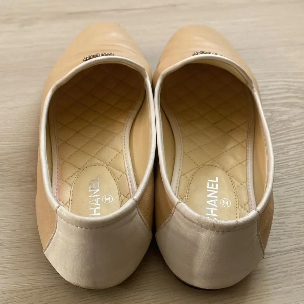 Chanel 2016 Beige/White Leather CC Smoking Loafers size 37.5